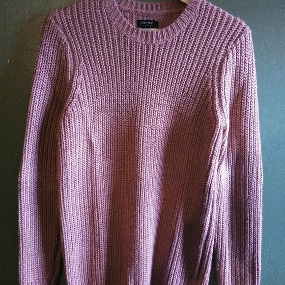 Sweaters - Picture 10 of 10